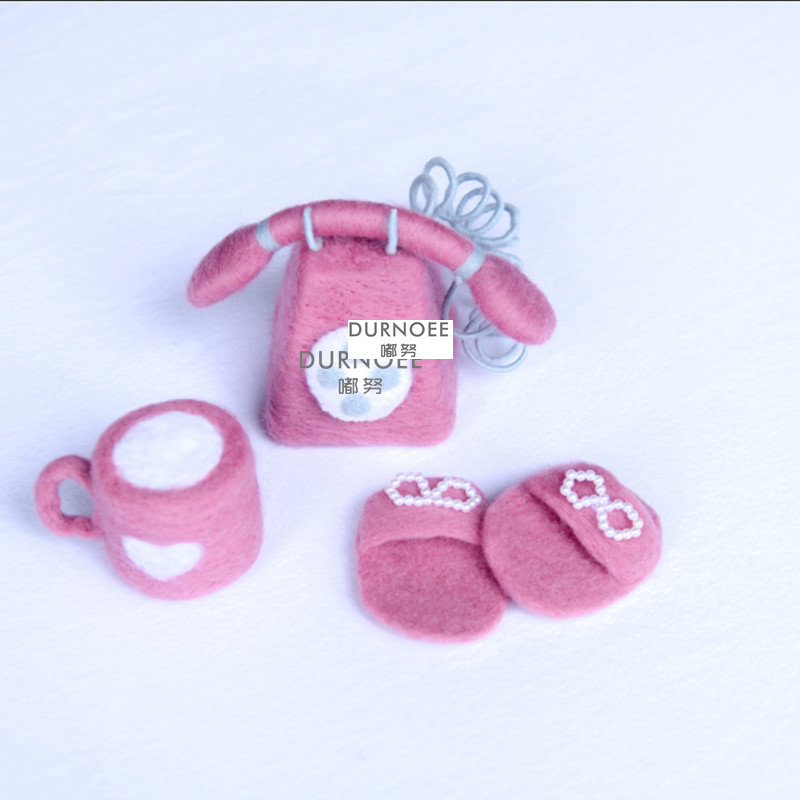 Photo Booth Prop - Muñeca de fieltro de lana accesorios
