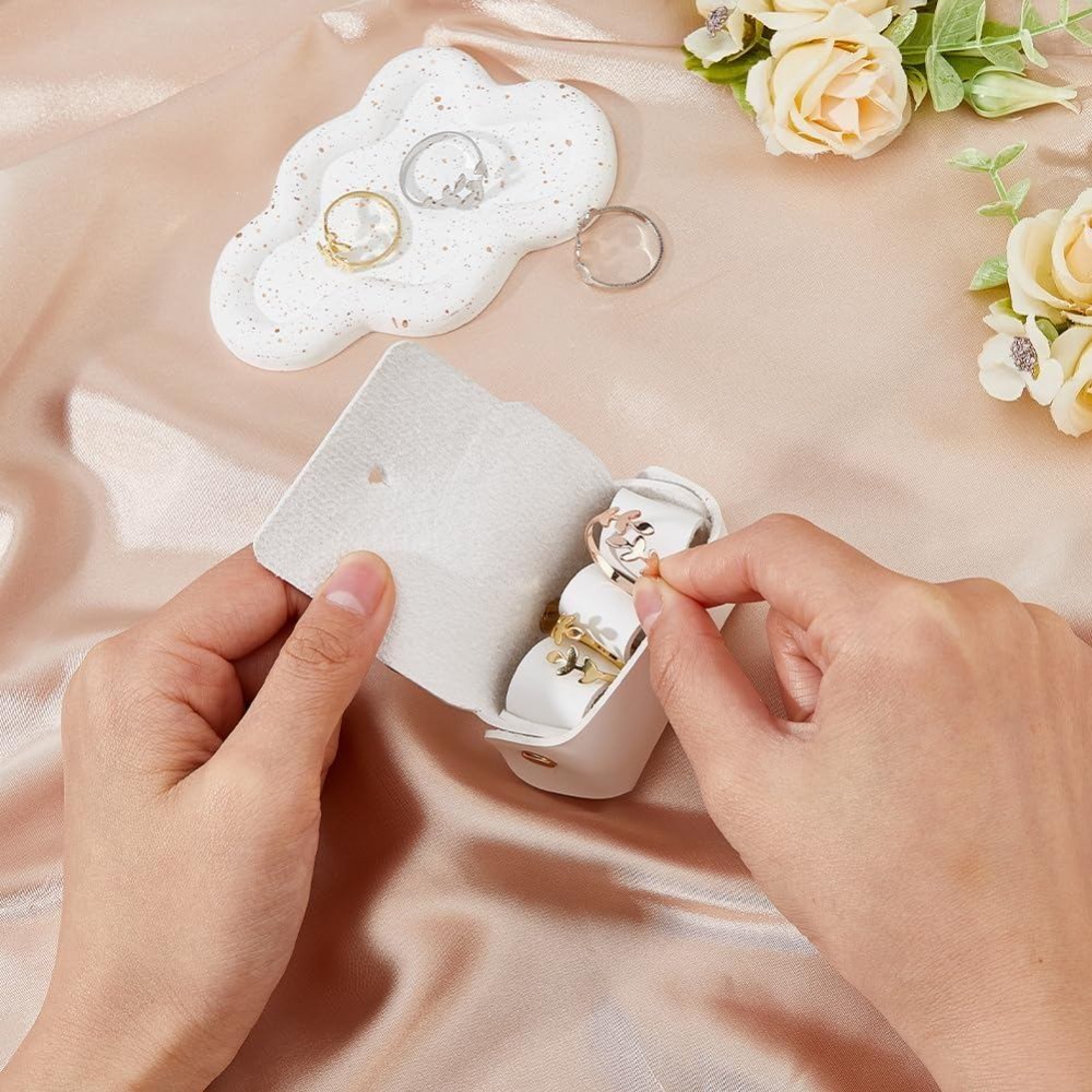 Caja de Almohada de Cuero Blan - Wedding Supply.Box reseña y precio